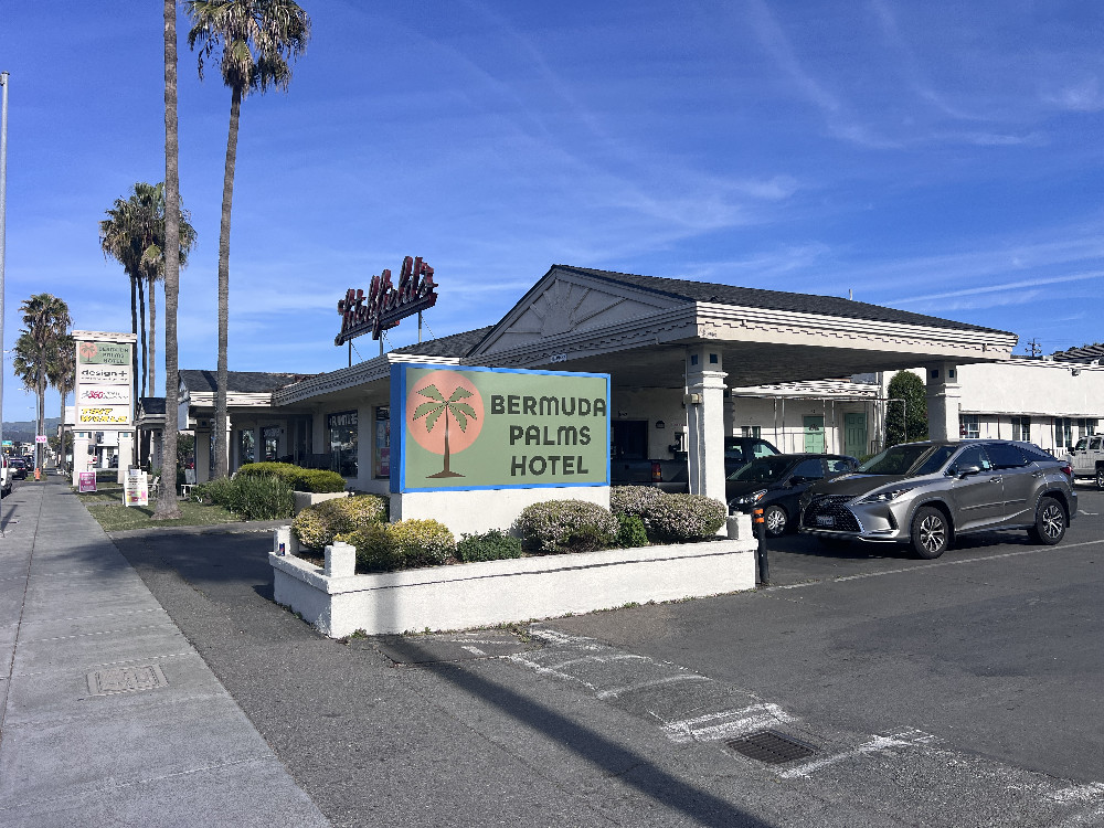 Bermuda Palms Hotel - Exterior