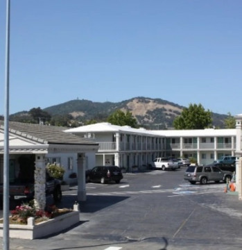 Bermuda Palms Hotel - Outside View