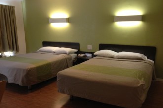 Bermuda Palms Hotel - Bermuda Palms Hotel Offers Family Rooms With Two Beds