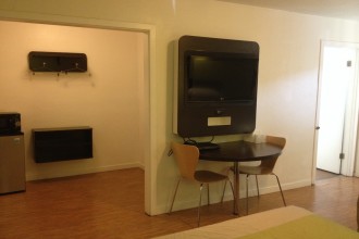Bermuda Palms Hotel - We Offer Microwave/refrigerators In Our Rooms